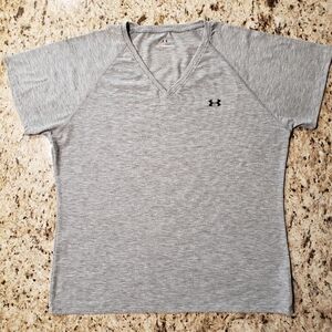 Under Armour Women's Heat Gear V-Neck Shirt - Size Large